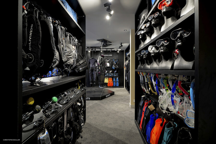 Espace de vente Dive Lyon : allée d'exposition et présentation du matériel
